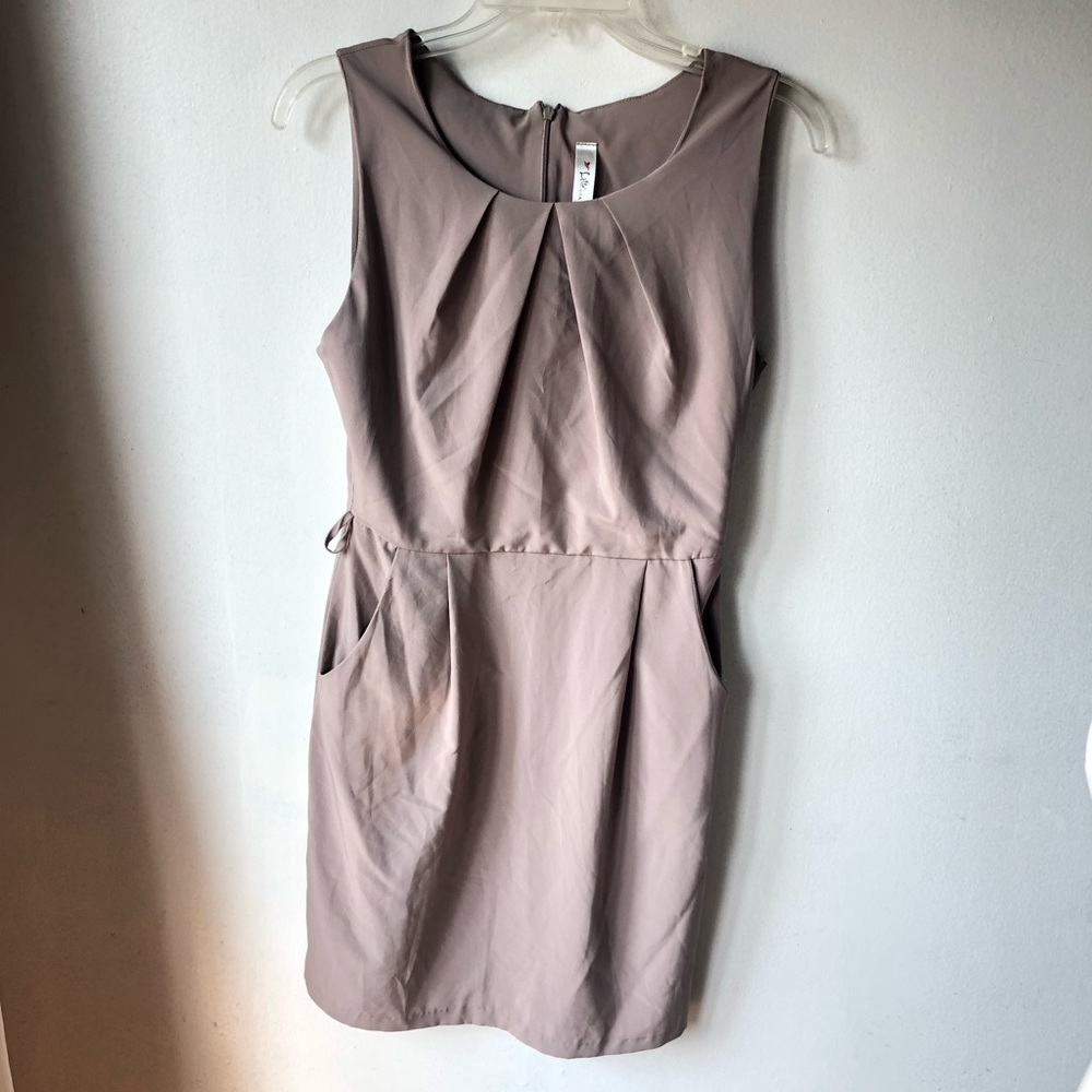 Dress - Picture 13 of 14